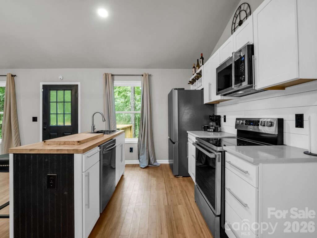 257 Roadrunner Circle, Lake Lure, NC — photo 10 — Ken Williams, Lake Lure real estate