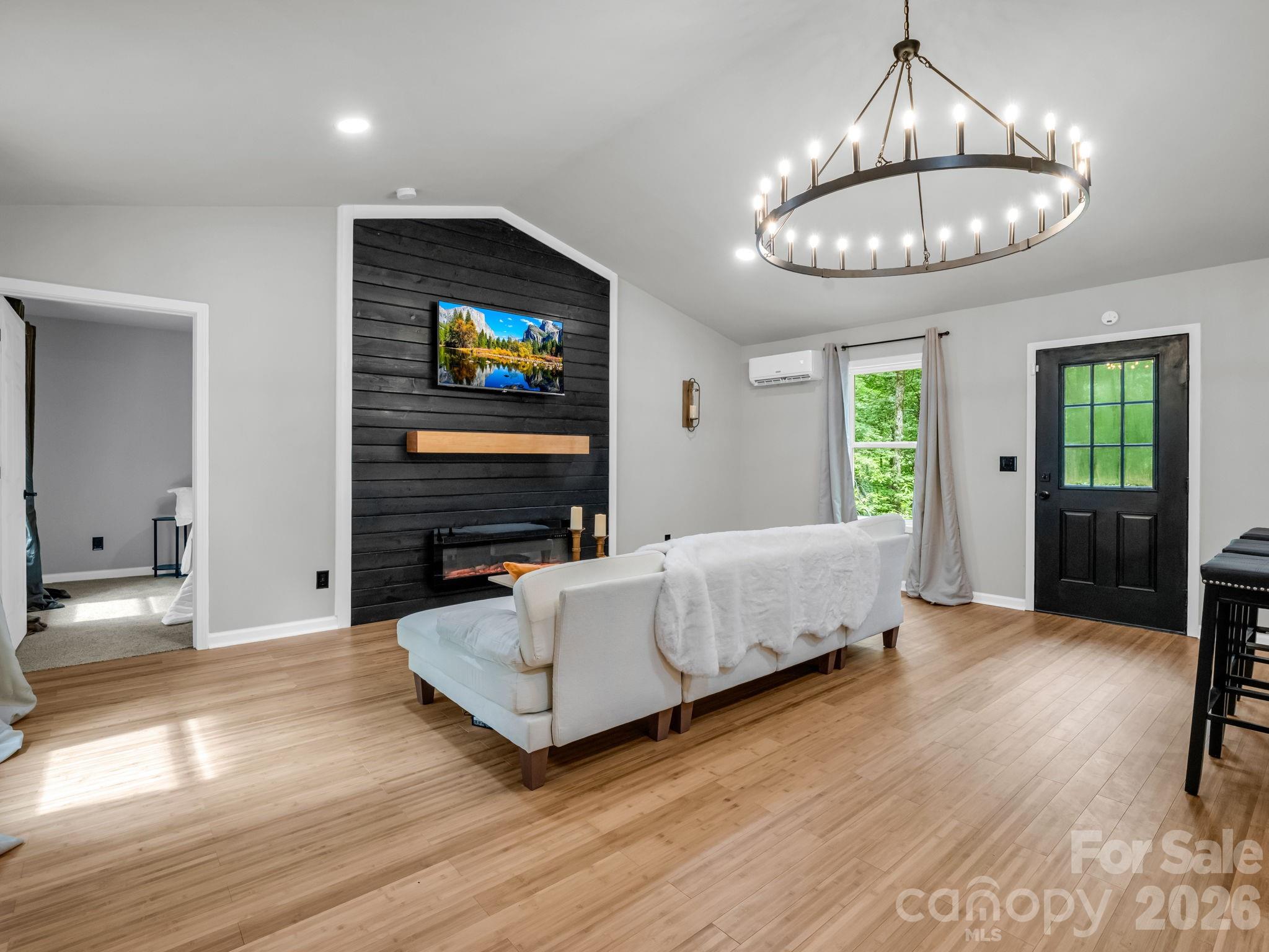 257 Roadrunner Circle, Lake Lure, NC — Ken Williams, Lake Lure NC real estate — photo 3 of 20