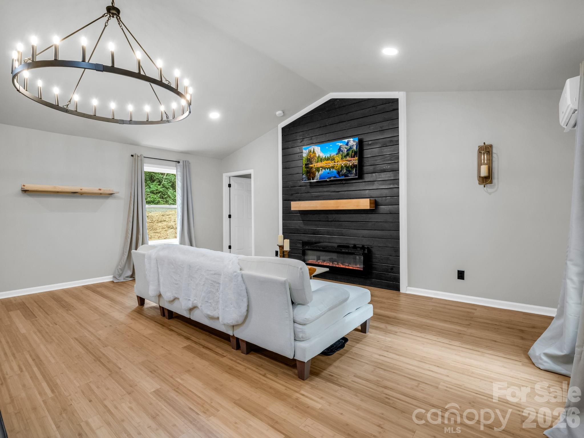 257 Roadrunner Circle, Lake Lure, NC — Ken Williams, Lake Lure NC real estate — photo 4 of 20